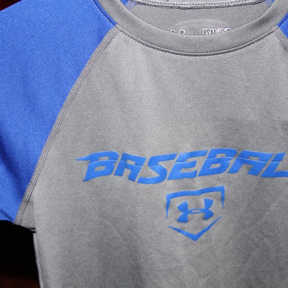 Boys Under Armour Heat Gear Long Sleeve - Picture 2 of 2